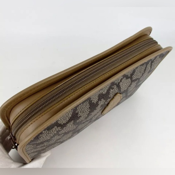 Yves Saint Laurent Large Travel/Toiletry Bag 😍🔥❤️ - Picture 7 of 13